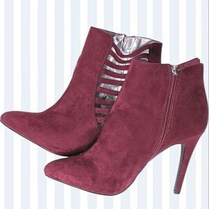 kellie & katie Red Vegan Suede Ankle Band Zip Up Stilleto Booties size 9